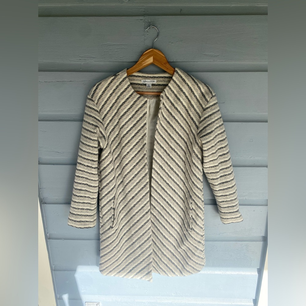 Pendleton Women’s Neutral Striped Open Front Coat Medium